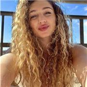 Doy clases particulares de francés, inglés, matemáticas, catalán y castellano (repaso de materias base de la ESO). Tengo una gran flexibilidad sobre la materia siempre y cuando me avisen con antelación lo que vaya a enseñar (fotos del libro, etc)